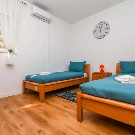 Olga Apartment *